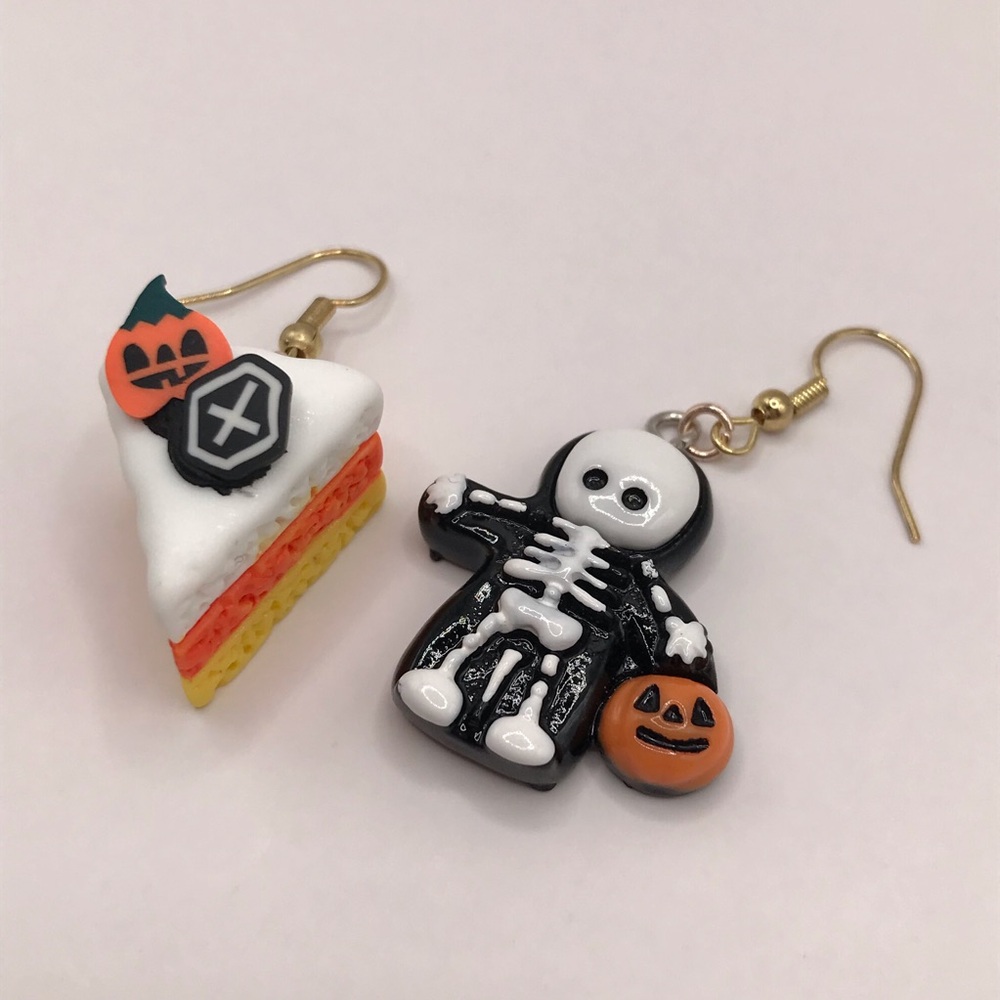 Mismatch Halloween Charm Earrings Candy Corn Cake & Trick or Treat Skeleton - Picture 2 of 6